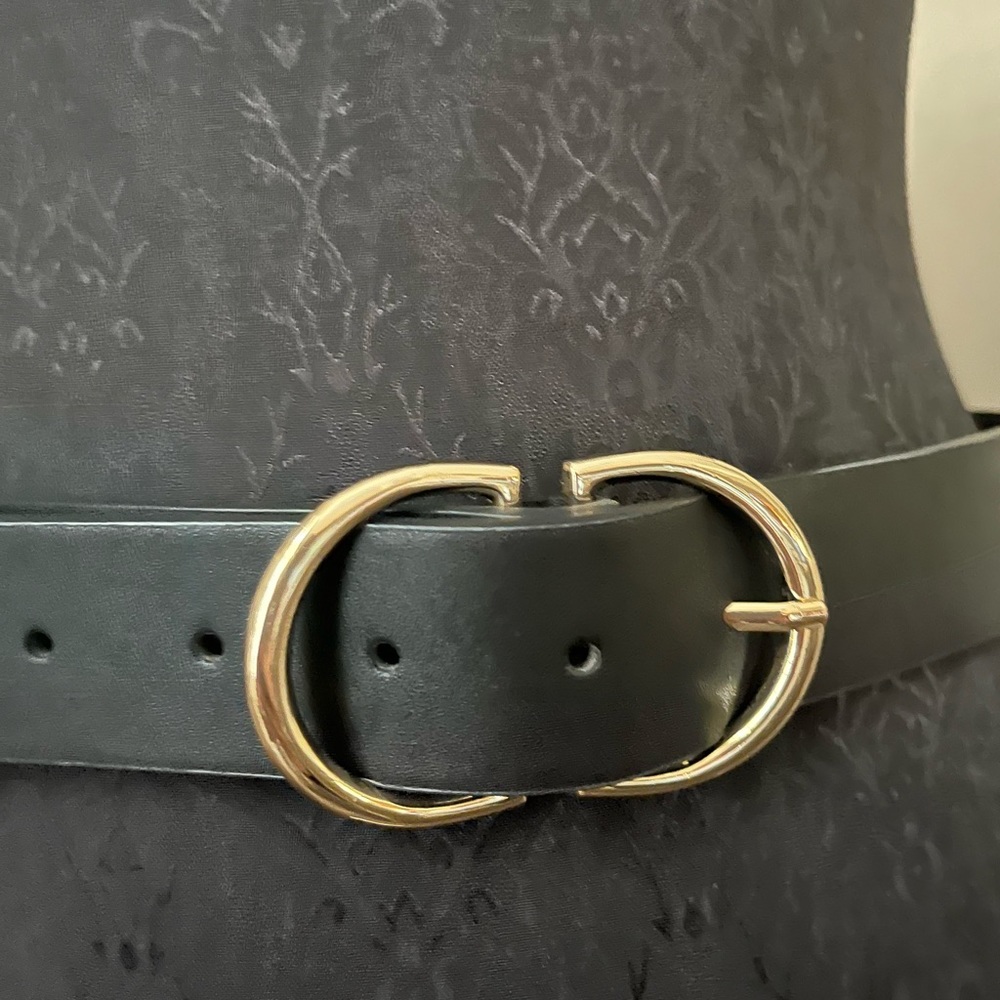 Black and gold belt